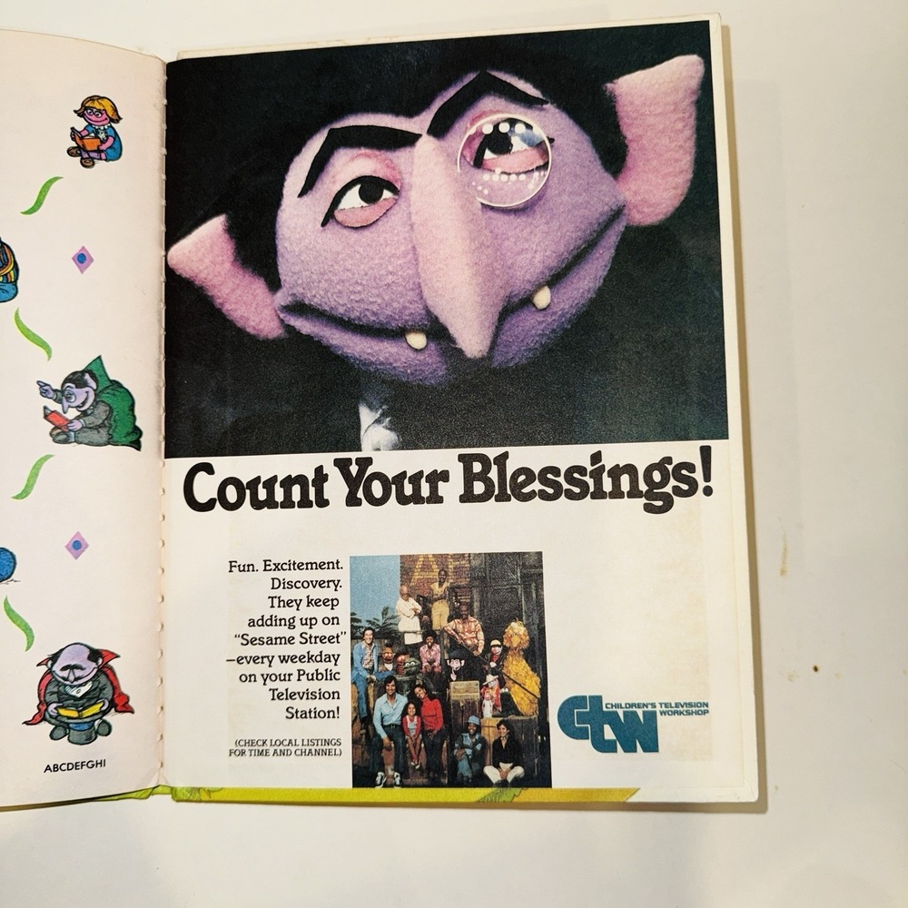 Vintage 1985 Sesame Street Book Club "The House of Seven Colors" Hardcover - Picture 5 of 5